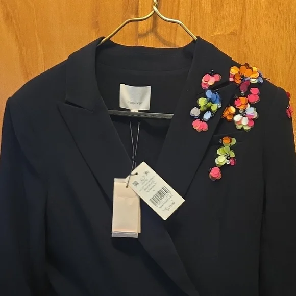 Elegant Blazer Dress with Colorful Floral Accents - Picture 2 of 12